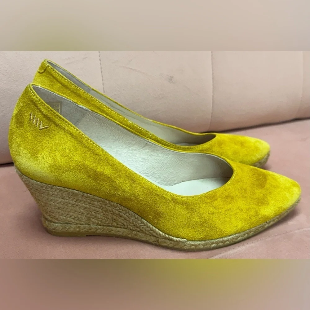 Viscata Women's Marquesa Yellow Suede Espadrille
Wedge Shoes Size 8.5 EU 39 - Picture 2 of 9